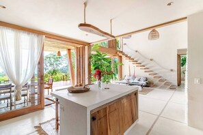 Villa, 3 habitaciones, con acceso para personas discapacitadas, para fumadores | Sala de estar | Libros