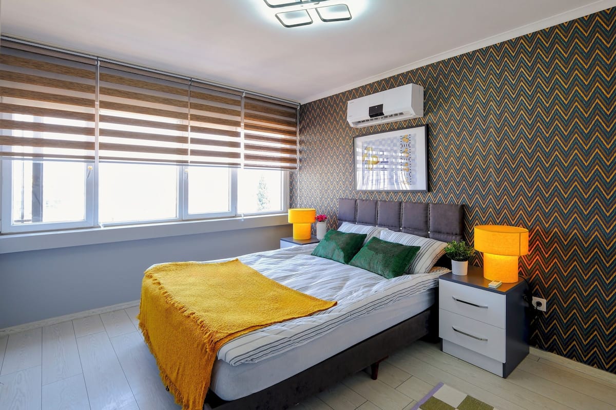 Luxury Condo, 1 Queen Bed with Sofa bed, Kitchen, Sea View | Premium bedding, blackout curtains, soundproofing, iron/ironing board