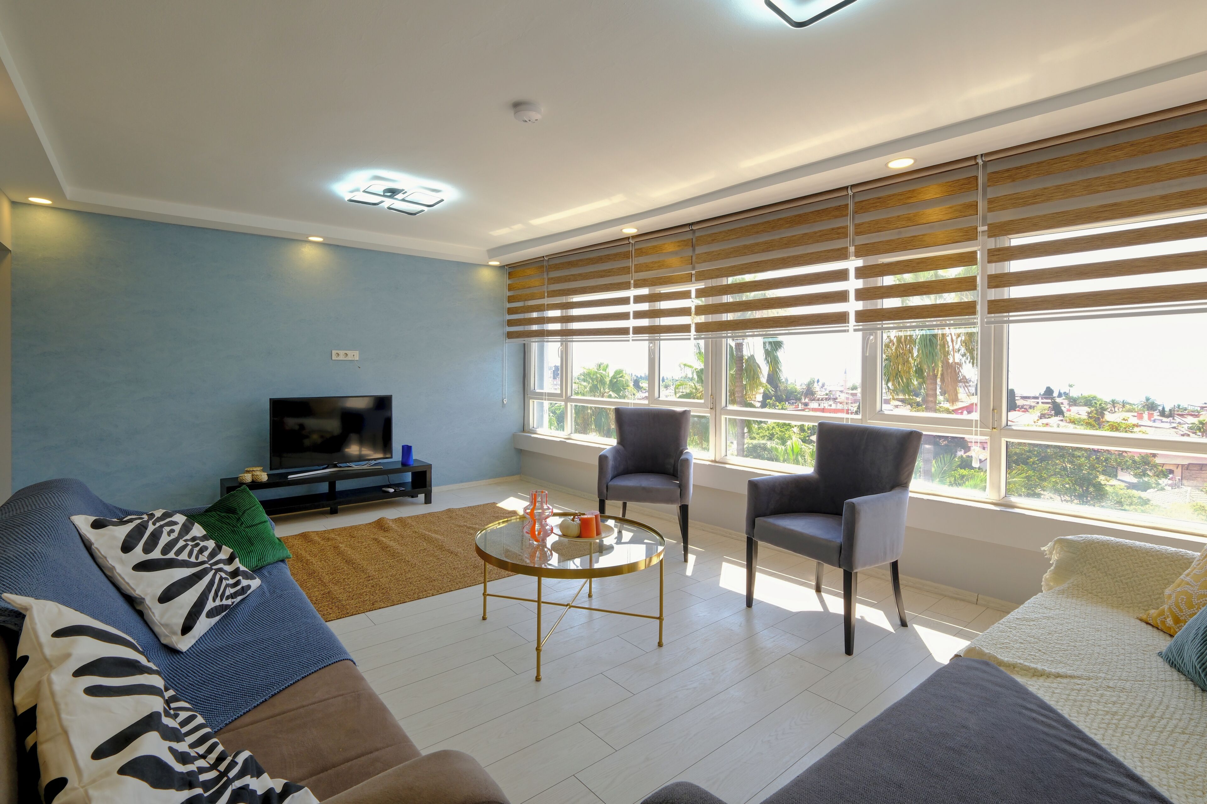 Luxury Condo, Multiple Beds, Kitchen, Sea View | Premium bedding, blackout drapes, soundproofing, iron/ironing board