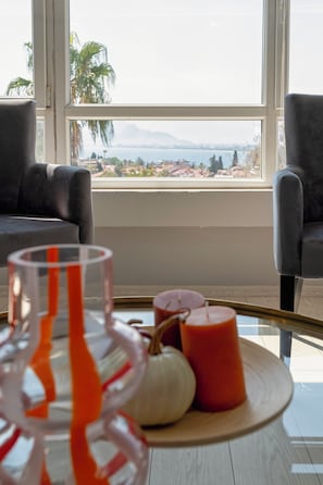Luxury Condo, 1 Queen Bed with Sofa bed, Kitchen, Sea View | View from room