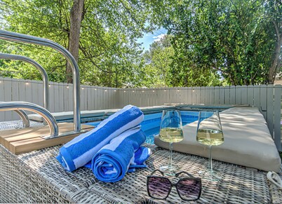 Newly Renovated! Pool and Patio I Mins to DT