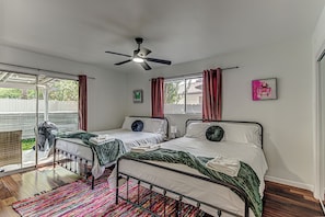 2 Schlafzimmer, Schreibtisch, Bügeleisen/Bügelbrett, kostenloses WLAN