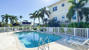 屋外プール、温水プール