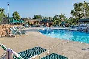 Pool - Westgate Branson Woods NYE 2Bedroom Villa. (Branson)