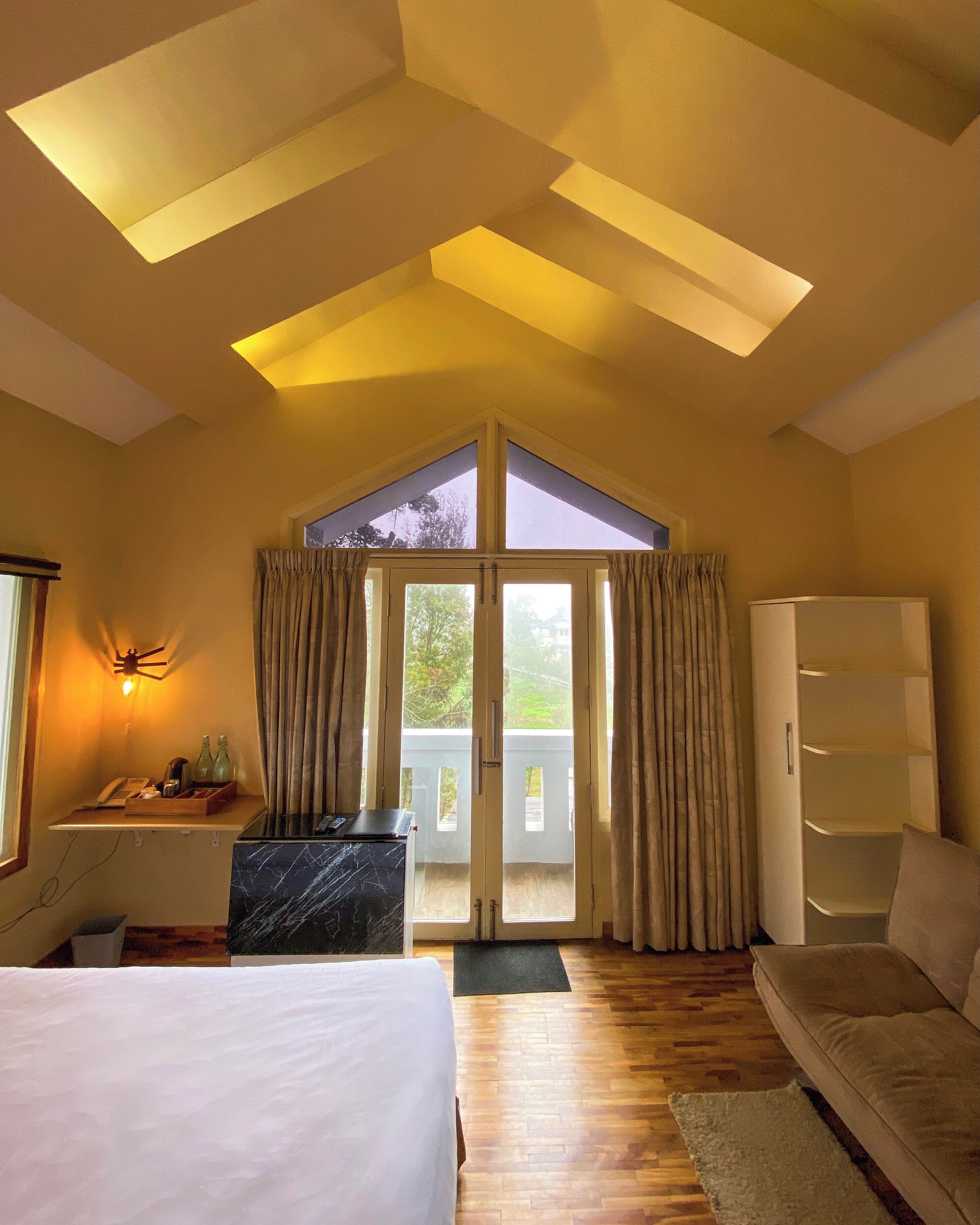 Double Room, Balcony, Mountain View | Living area