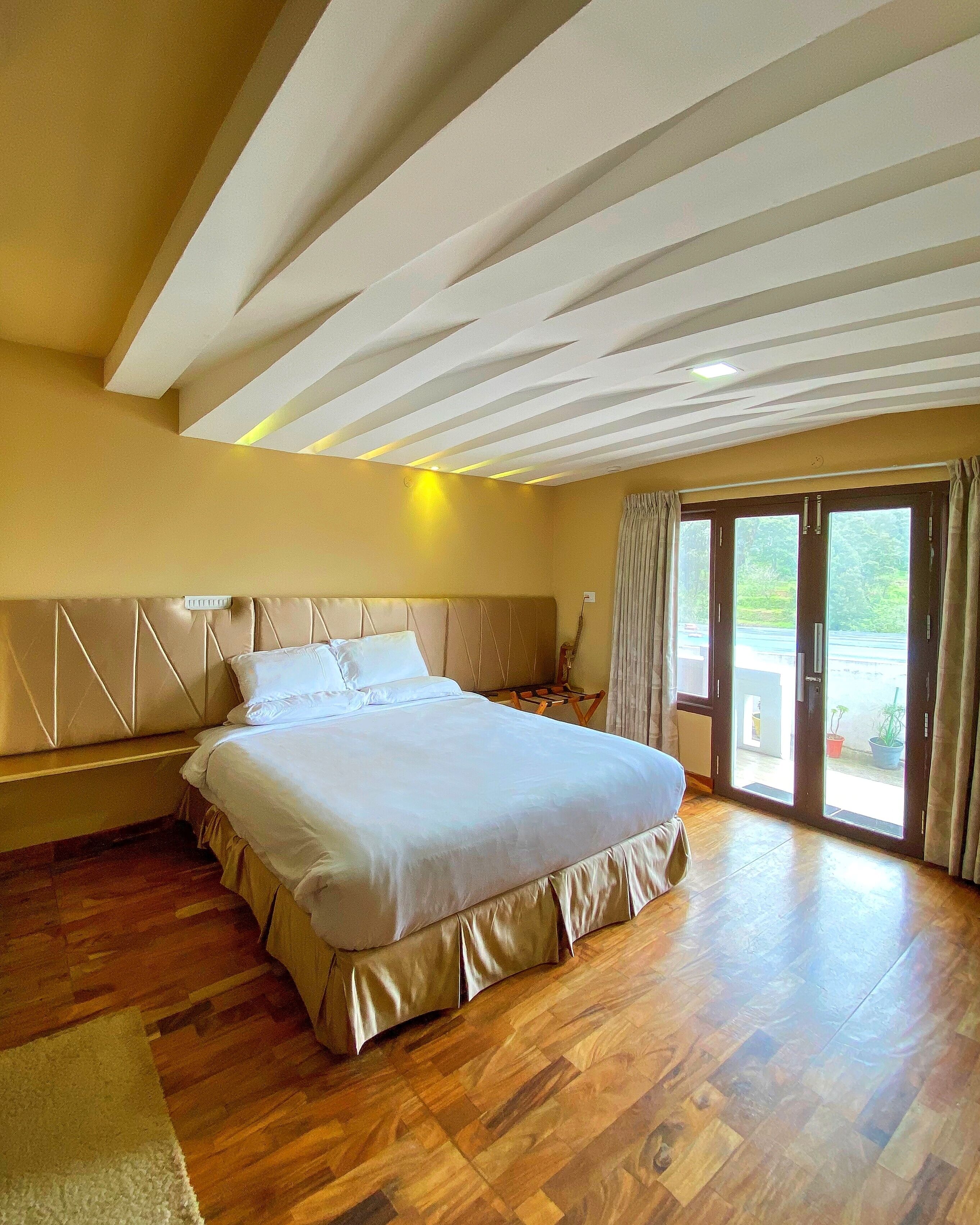 Dubbelrum - balkong - utsikt mot bergen