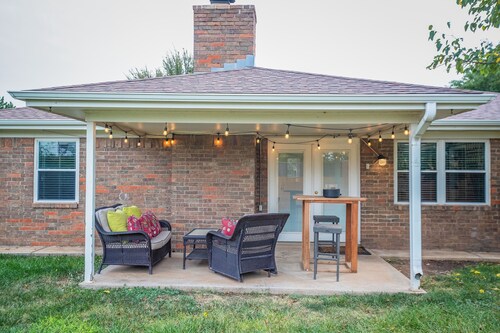 Timeless 3BR Home in Cozy Puckett West Neighborhood - Near Medical District