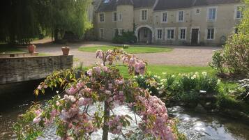 Enceinte de lâhĂ©bergement