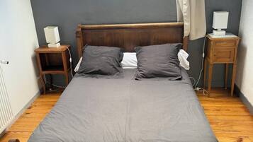 1 chambre, fer et planche à repasser, Wi-Fi, draps fournis