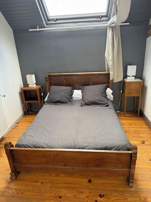 1 bedroom, iron/ironing board, WiFi, bed sheets