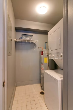 Standard Condo, 2 Bedrooms, Non Smoking, Pets allowed | Bathroom