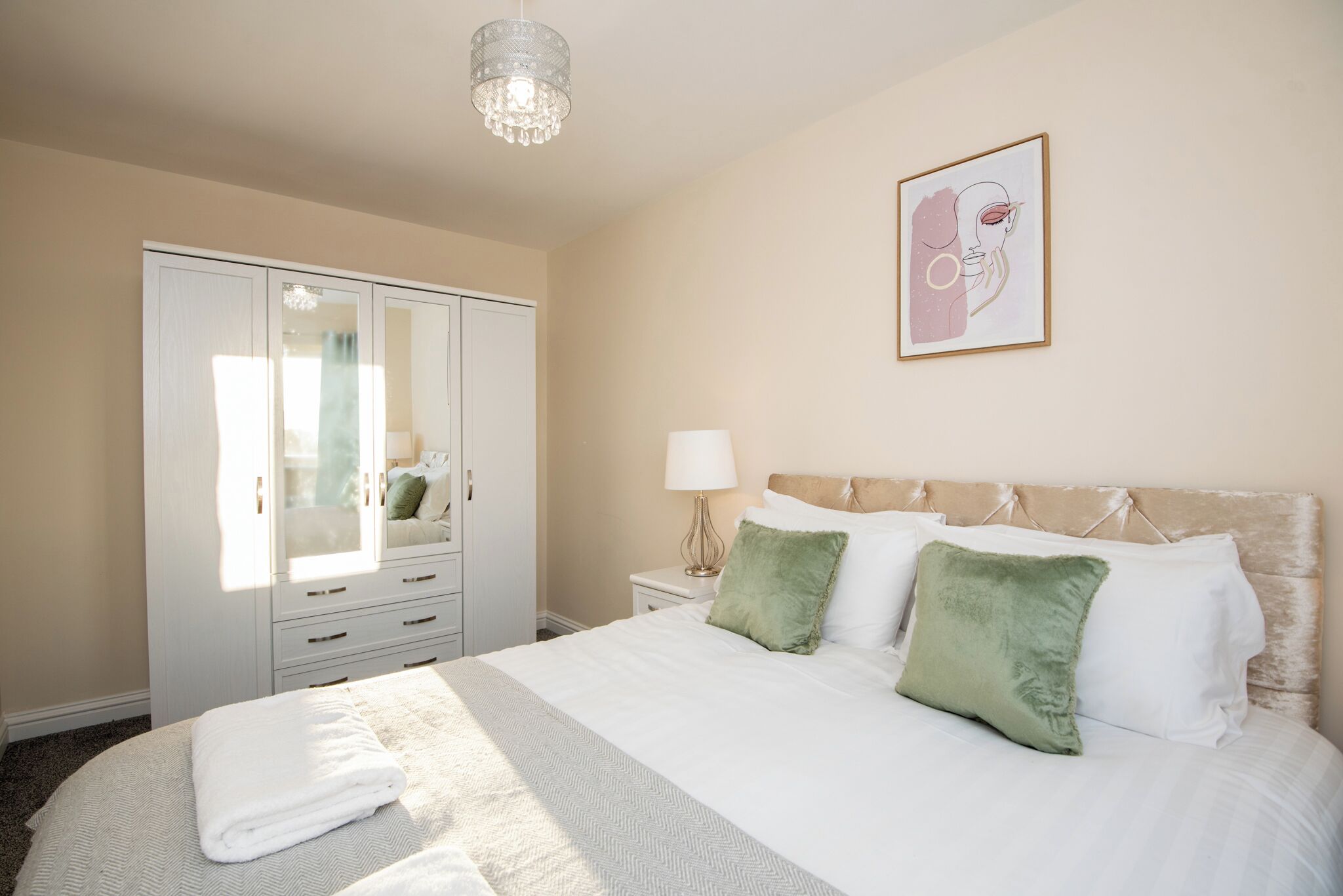 3 soverom, strykejern/-brett, wi-fi og sengetøy