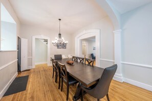 Luxury House, 6 Bedrooms, Private Pool, Pool View | Dining room