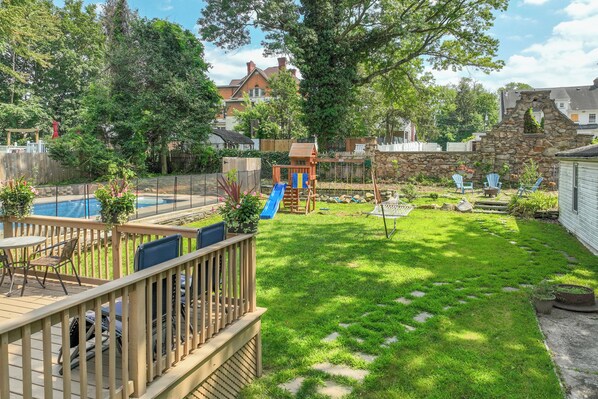 Children's play area - outdoor