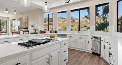 Hilltop Villa_Amazing Pool+Views