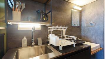 雪櫃、微波爐、爐具、廚房用具/餐具/器皿