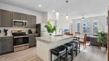 Fridge, microwave, oven, stovetop