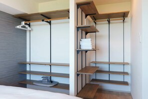 مكواة/لوح كي وواي فاي وملاءات أسرّة