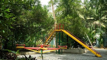 House, 4 Bedrooms, Accessible, Smoking | Children’s area