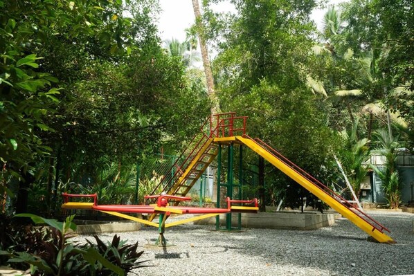 House, 4 Bedrooms, Accessible, Smoking | Children’s area