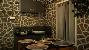 House, 4 Bedrooms, Accessible, Smoking | Private kitchen