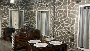 House, 4 Bedrooms, Accessible, Smoking | Interior