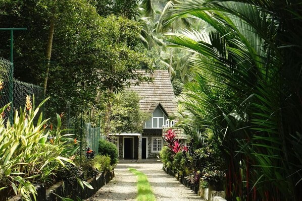 บ้านพัก, 4 ห้องนอน, พร้อมสิ่งอำนวยความสะดวกสำหรับผู้พิการ, สูบบุหรี่ได้ | สวน