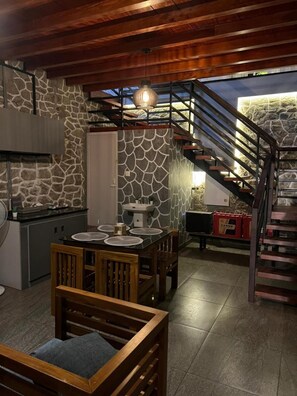 House, 4 Bedrooms, Accessible, Smoking | Living room