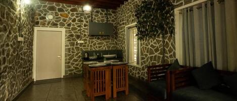 Hús - 4 svefnherbergi - gott aðgengi - reykherbergi | Stofa