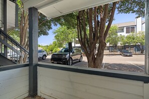 Property grounds - Beautiful Studio in University Hills 4139 (Austin)