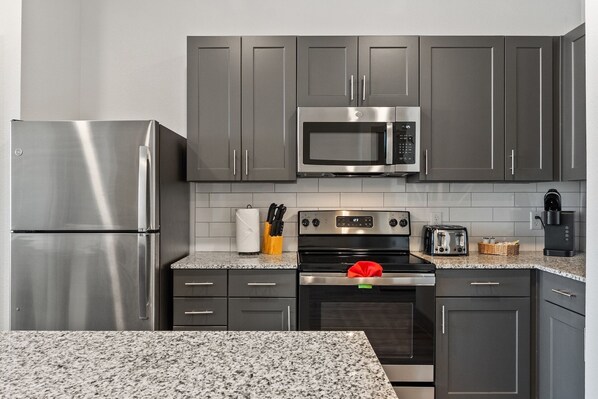 Fridge, microwave, oven, stovetop