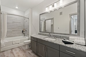 Hair dryer, towels - Luxury 2BD/2BA Next to Airport 8314 (Del Valle)