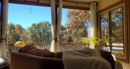 Private Mountain Sanctuary • Hot Tub • Healing & Meditation • Scenic Views