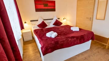 1 bedroom, travel crib, WiFi, bed sheets