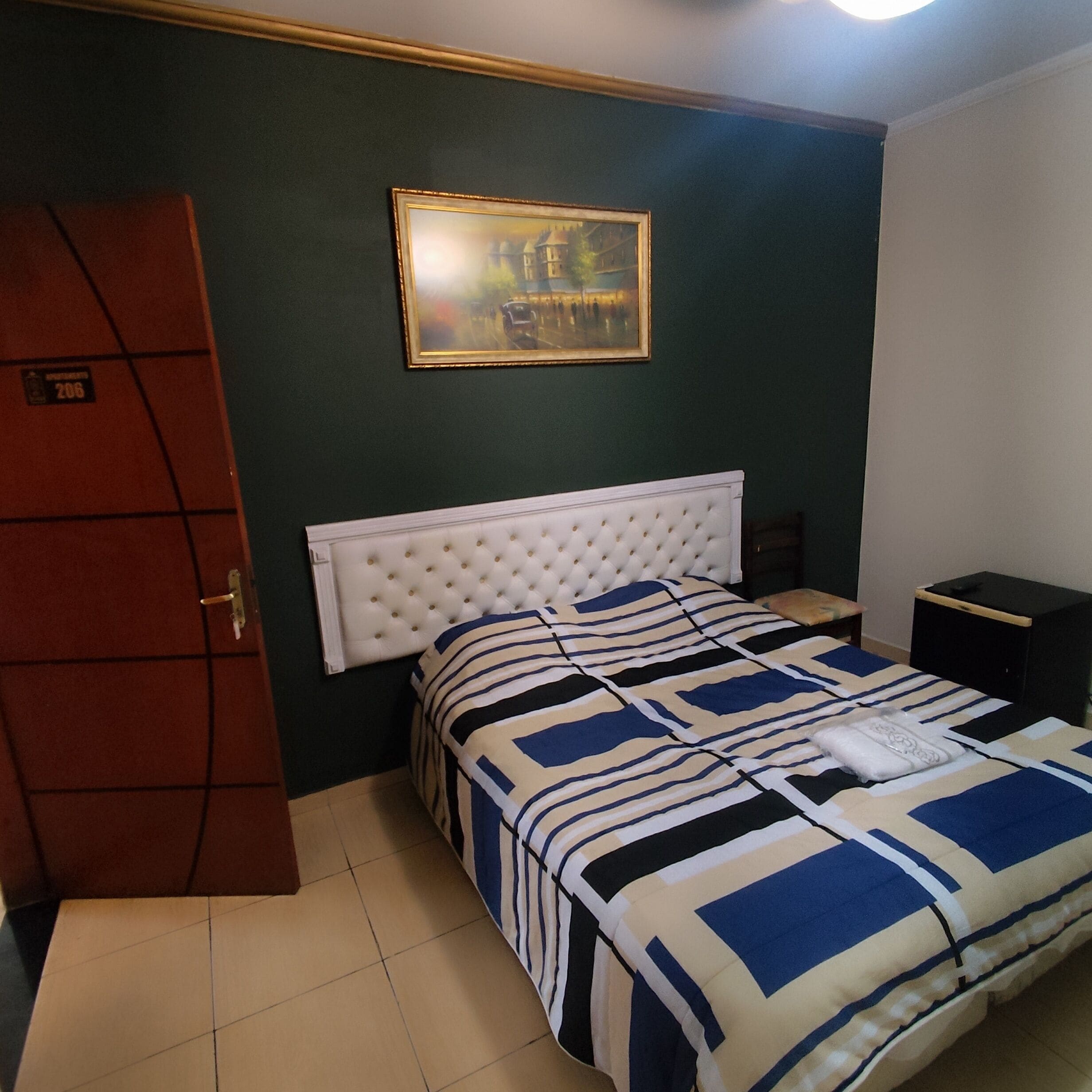 标准双人房 | 免费 WiFi