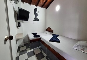 Kahden hengen standard-huone (kaksi sänkyä), kaupunkinäköala | Ilmainen Wi-Fi