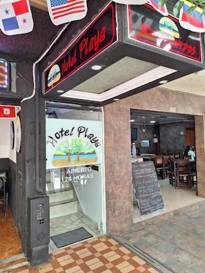 Interior entrance - Hotel Playa Itagui (Itagüi)