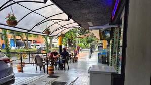 Ảnh chưa phân loại, 4 trong số 16 ảnh, nút
