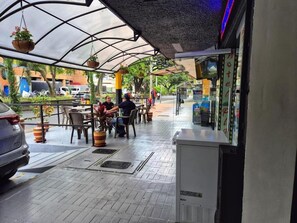 Mặt tiền nơi lưu trú