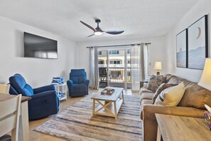 Apartment, Mehrere Betten, Balkon, Meerblick (Win-San A213) | Wohnbereich