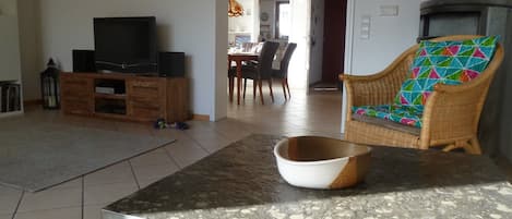 TV, fireplace, DVD player, stereo
