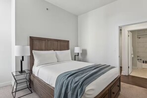 2 chambres, fer et planche à repasser, Wi-Fi gratuit, draps fournis