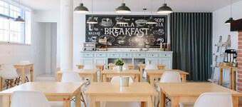 Zulla Nazaré Surf Village