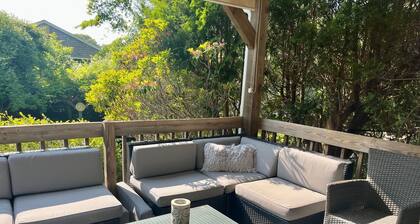 Marvelous 4-bedroom, 2-bath home with AC and private backyard close to the beach