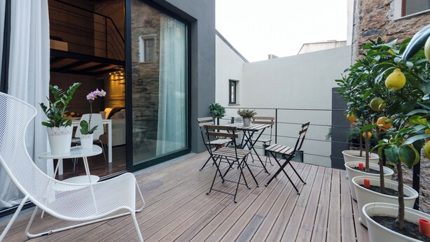 Toetasjes familieleilighet, bakgårdsutsikt | Terrasse/patio
