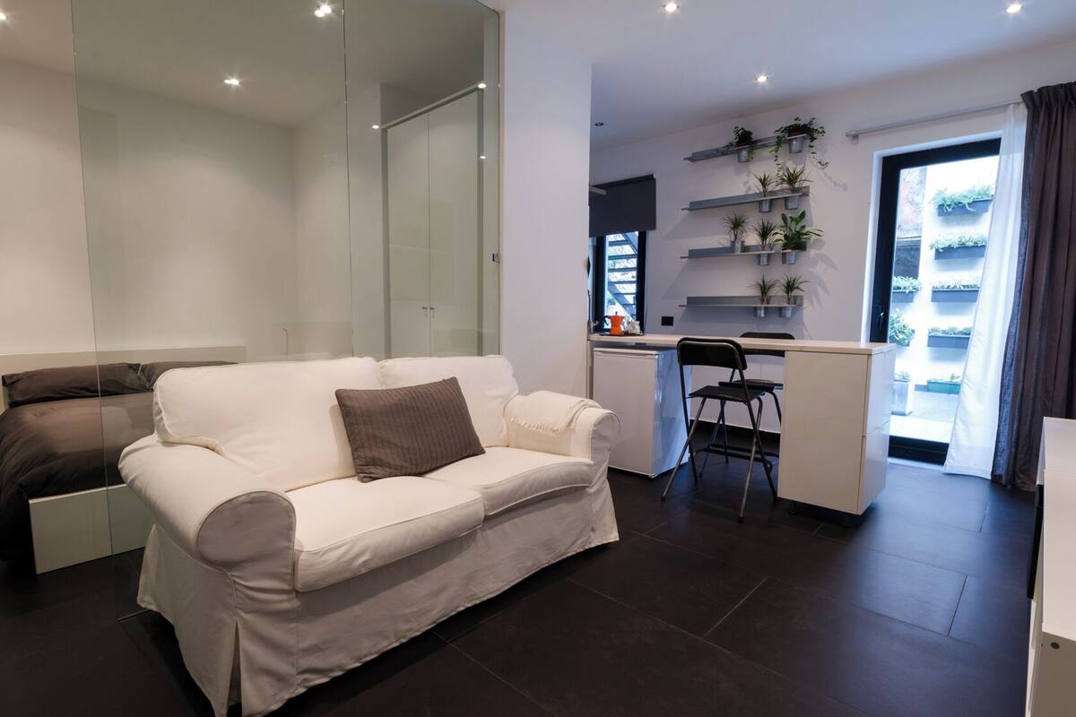 Basic Apartment | Living area | Flat-screen TV