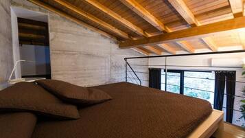 Dúplex familiar, vistas al patio | Cortinas opacas, tabla de planchar con plancha, wifi gratis