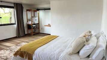 Quarto casal clássico | Quartos à prova de som, Wi-Fi de cortesia
