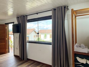 Klassieke tweepersoonskamer | Een bureau, geluiddichte muren, gratis wifi