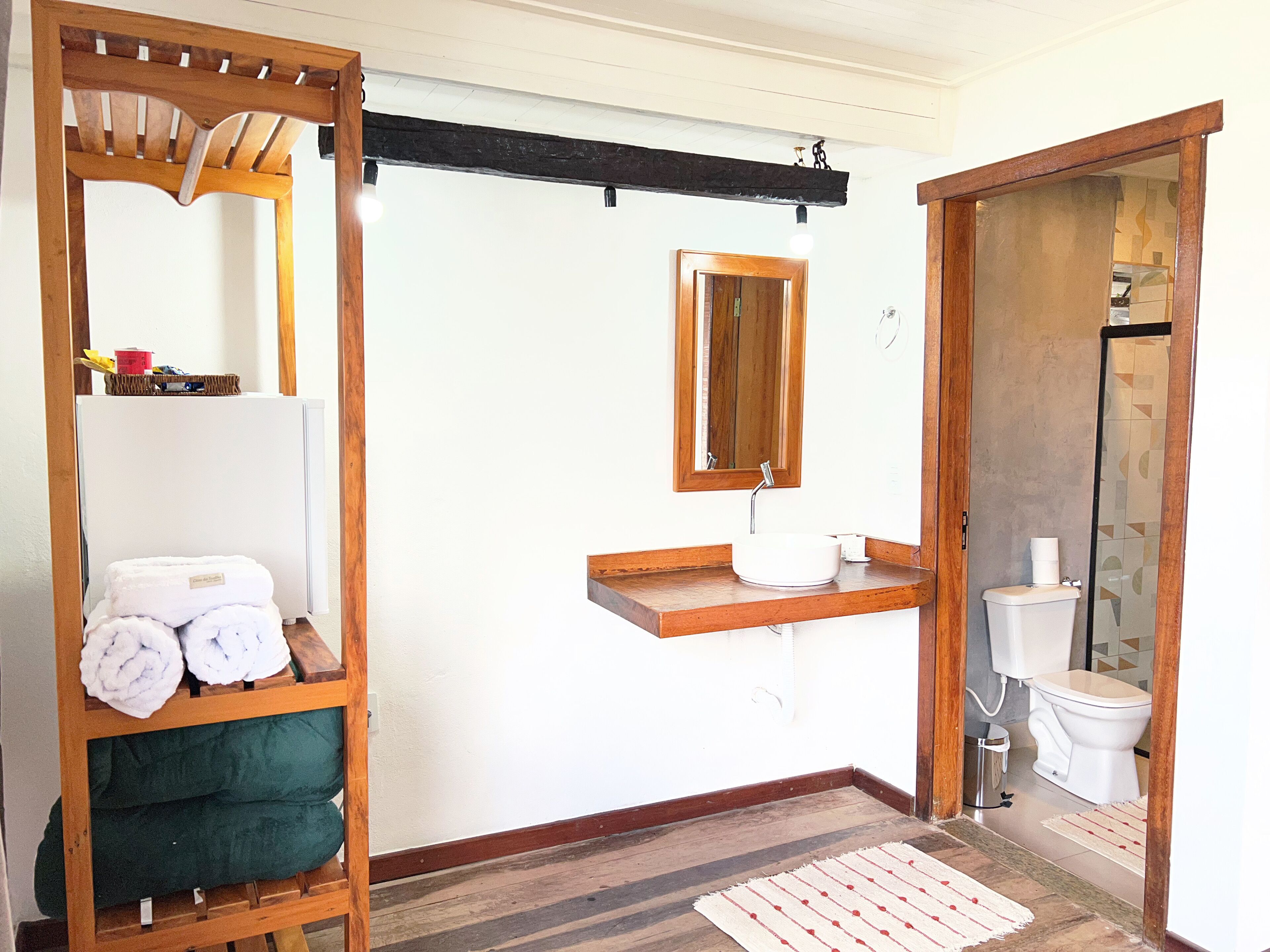 Soundproofing, free WiFi